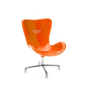 Suporte-para-celular-cadeira-laranja-173C-inclinada
